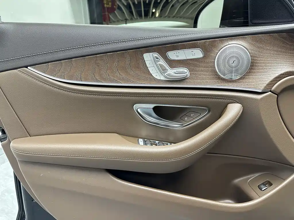 Mercedes-Benz E-Class 2021 — фото 19