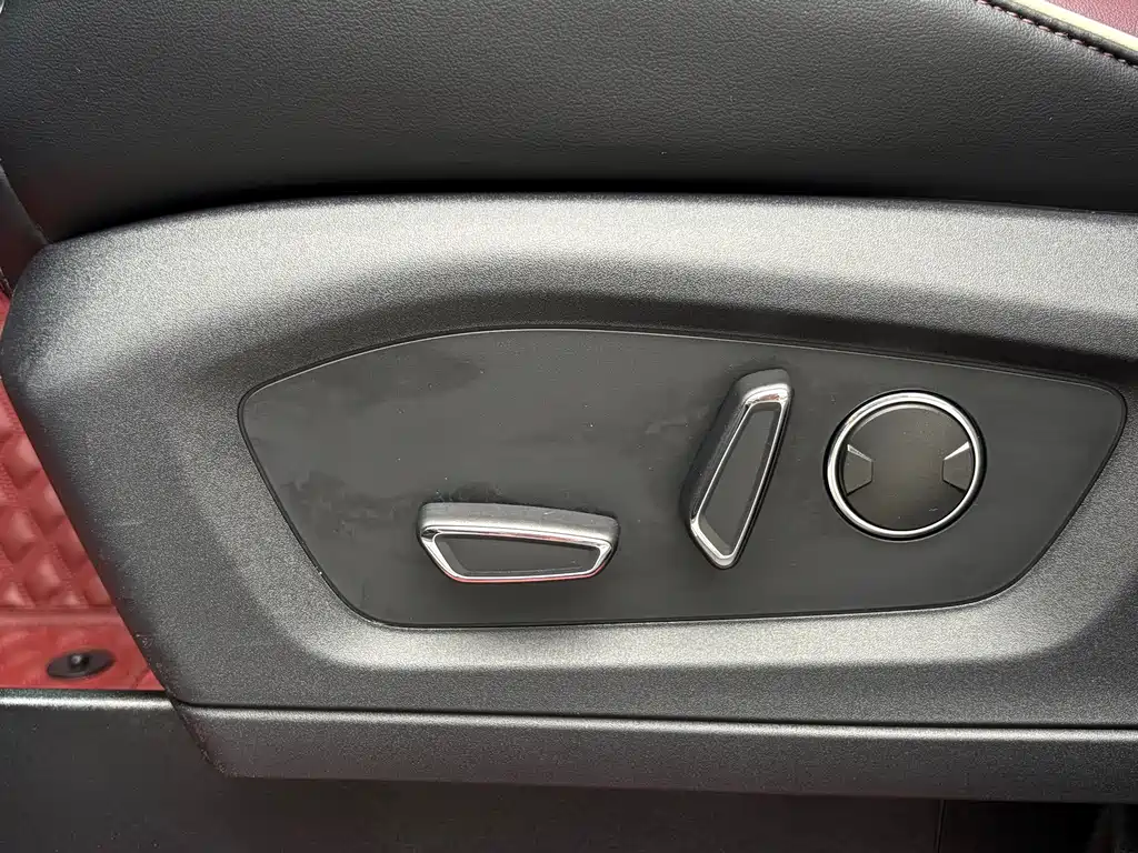 Ford Explorer 2023 — фото 11