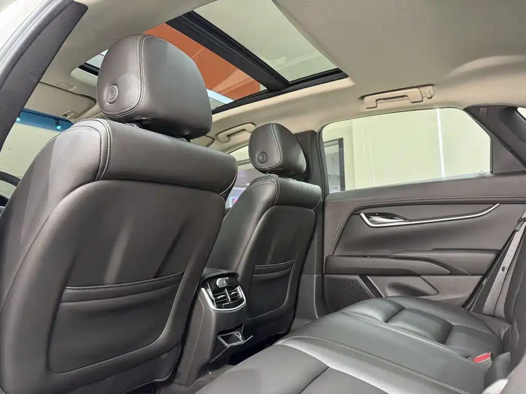 Cadillac XTS 2019 — фото 21