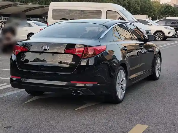 Kia K5 2011