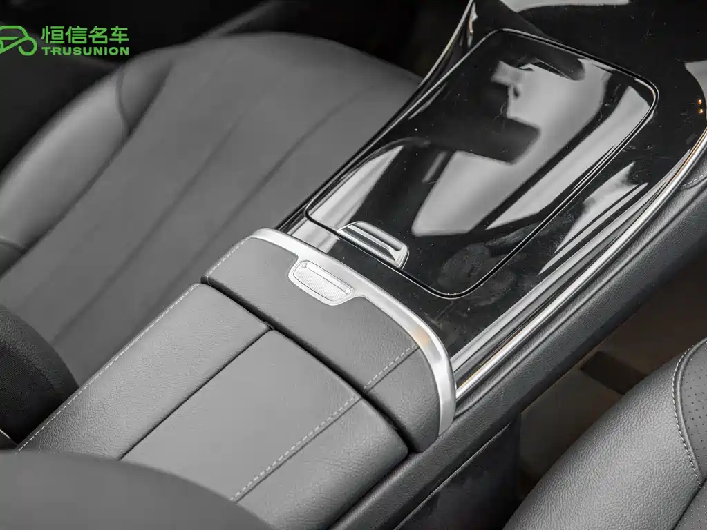 Mercedes-Benz EQE SUV 2023 — фото 19