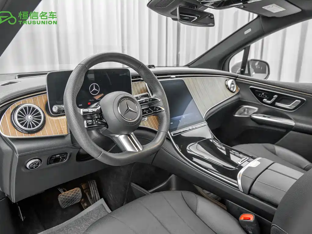 Mercedes-Benz EQE SUV 2023 — фото 12