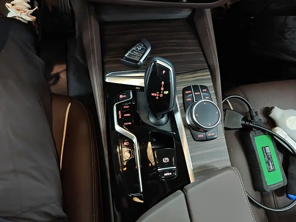 BMW 5 Series New Energy 2021 — фото 14