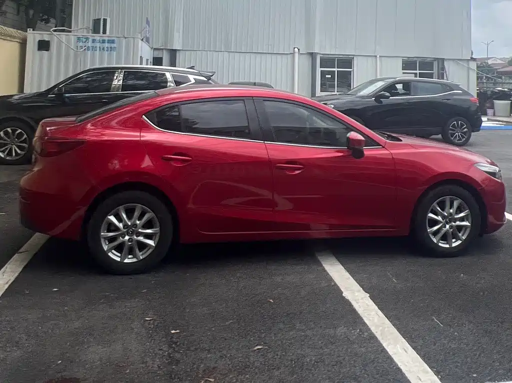 Mazda 3 Axela 2019 — фото 15