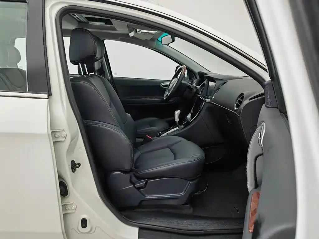 Luxgen Da7 SUV 2016 — фото 23