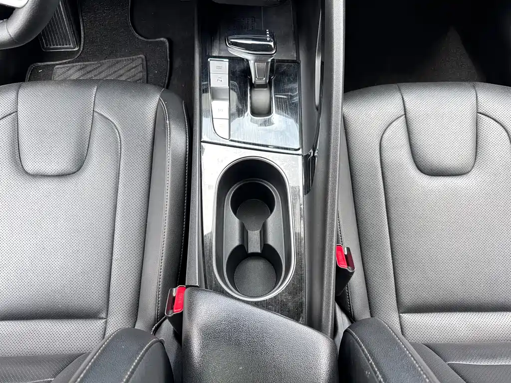 Hyundai Elantra 2021 — фото 13