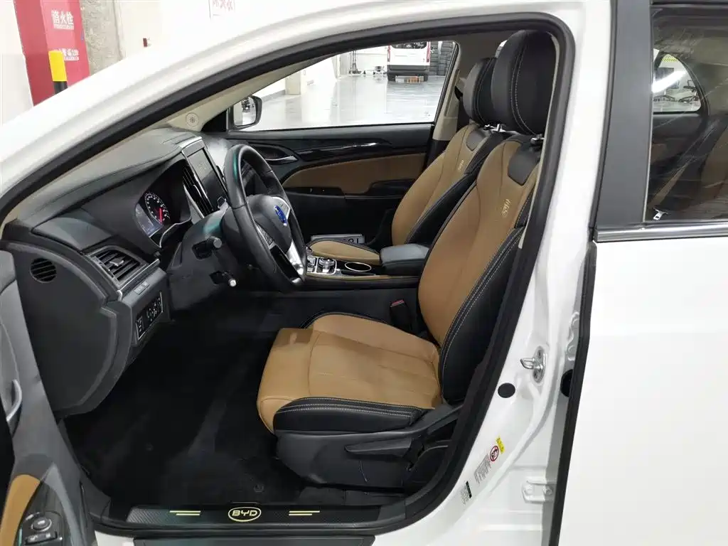 BYD Qin NEV 2018 — фото 10