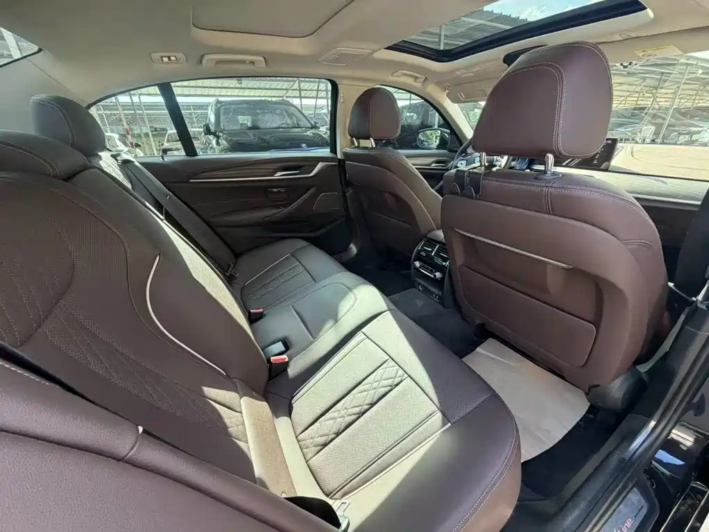 BMW 5 Series 2023