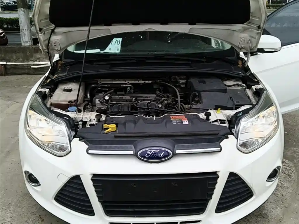 Ford Focus 2015 — фото 20