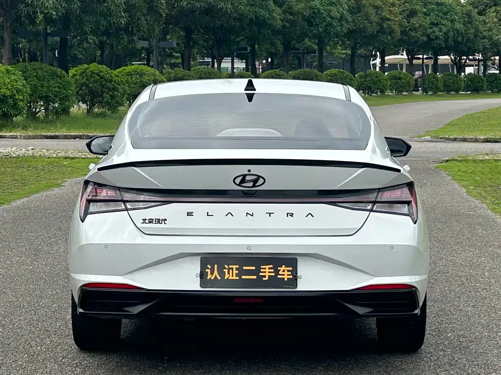 Hyundai Elantra 2022