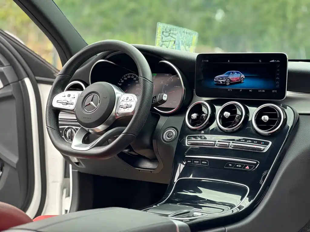 Mercedes-Benz C-Class 2020 — фото 13