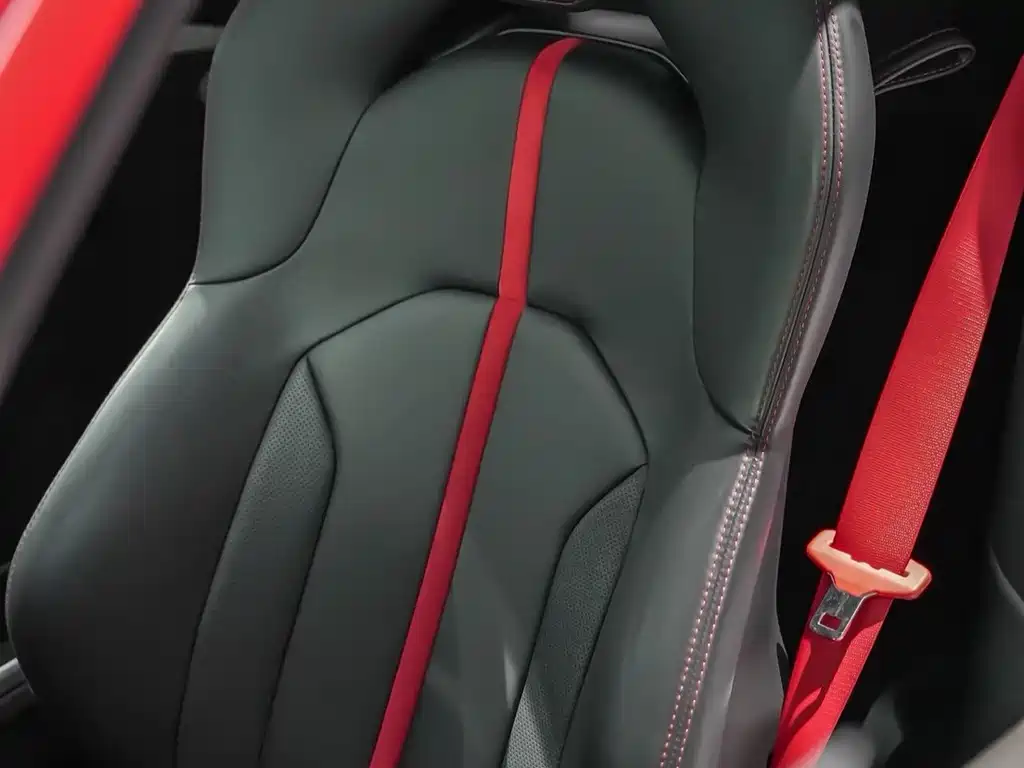 Ferrari F8 2021 — фото 9