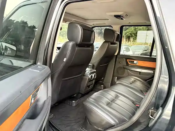 Land Rover Range Rover Sport 2011