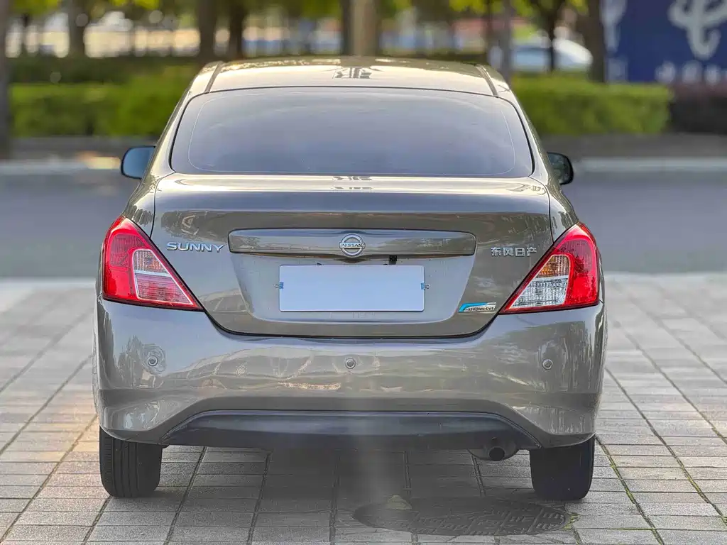 Nissan Sunny 2015 — фото 8