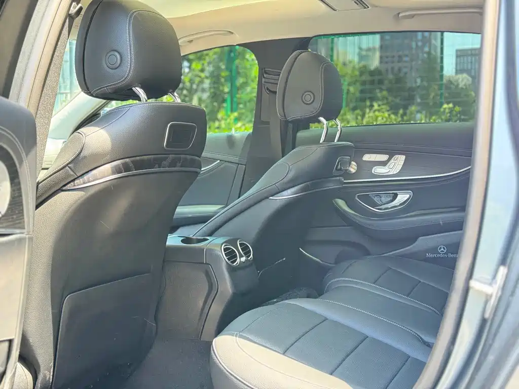 Mercedes-Benz E-Class 2020 — фото 9