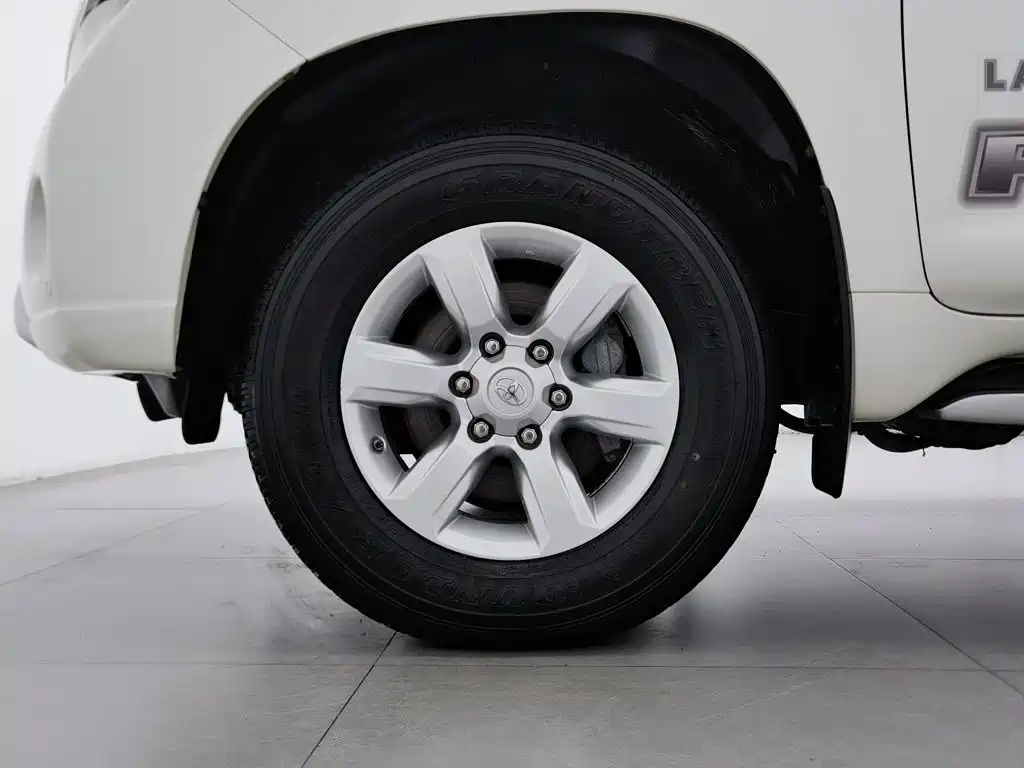 Toyota Prado 2017 — фото 17
