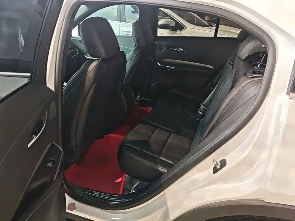 Cadillac XT4 2020 — фото 17