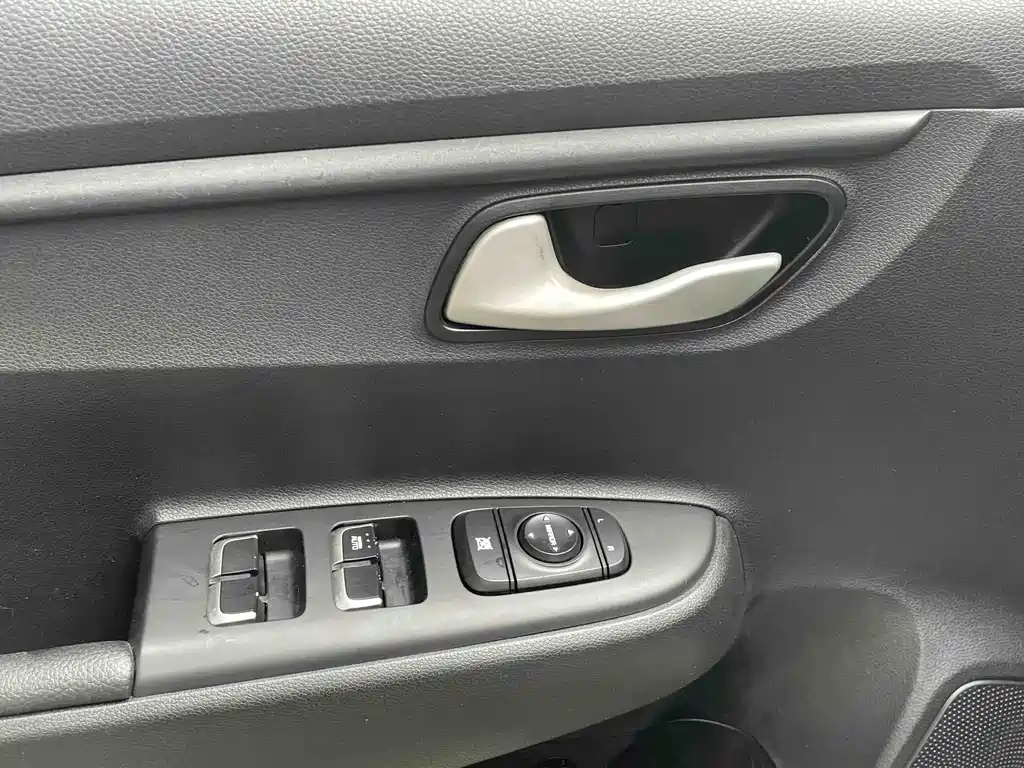 Kia K2 2018
