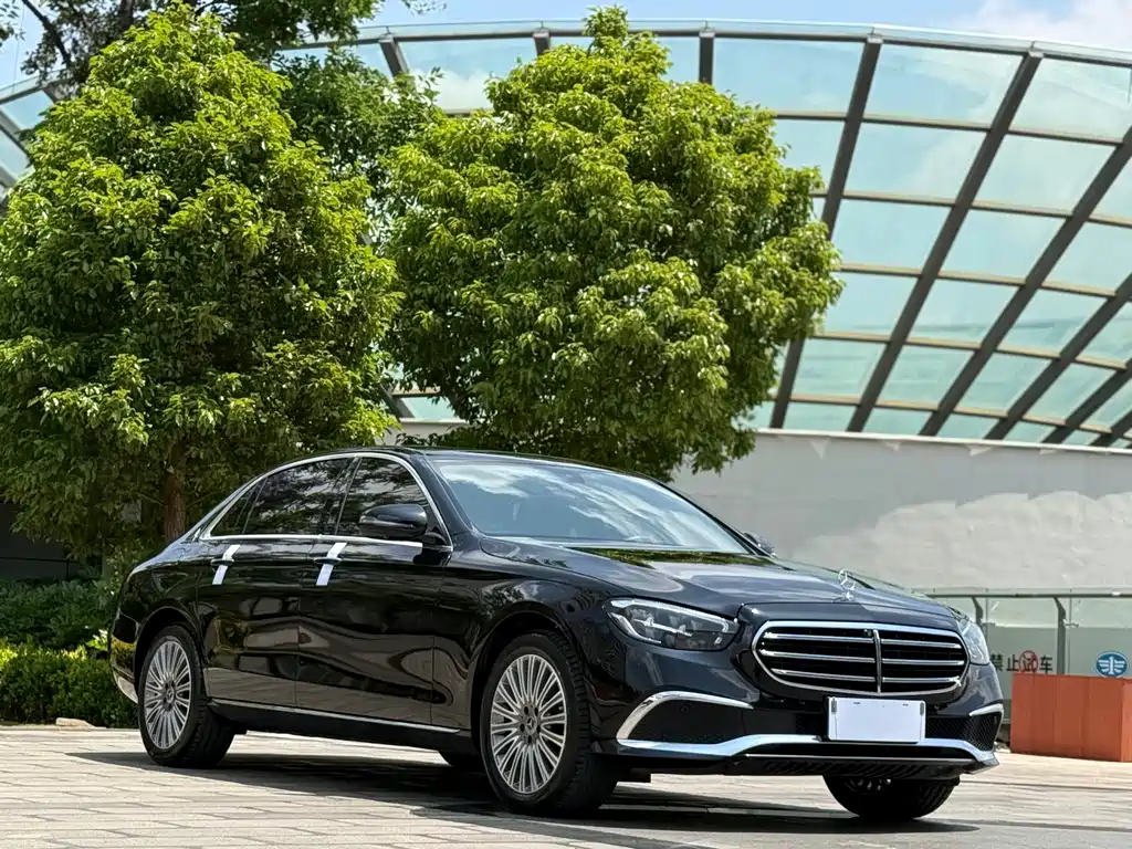 Mercedes-Benz E-Class 2022 — фото 3