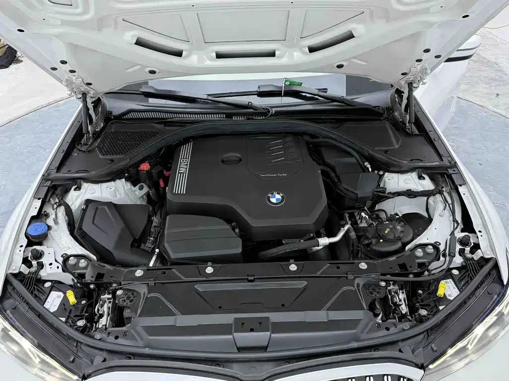 BMW 3 Series 2023 — фото 12