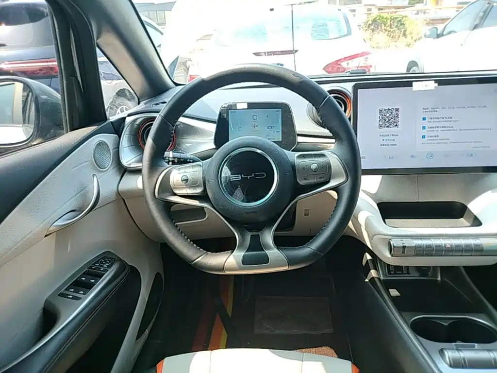 BYD Dolphin 2022 — фото 11