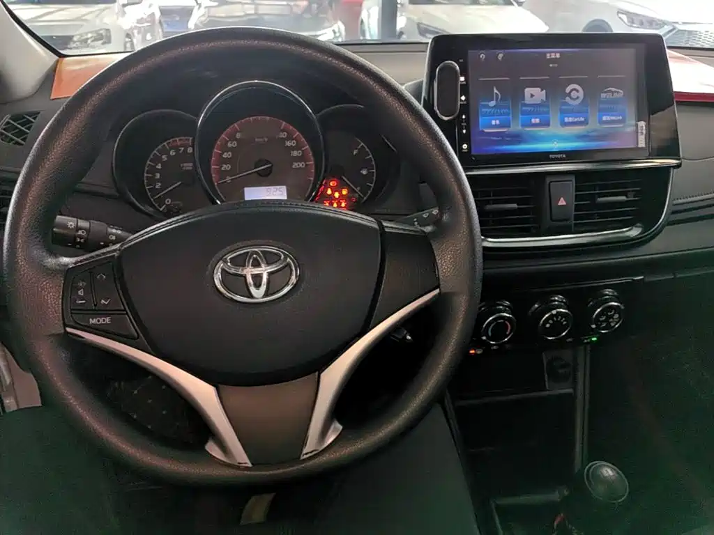 Toyota Vios 2023 — фото 10