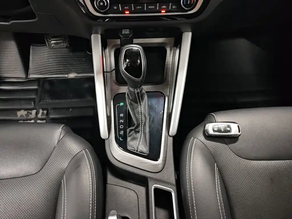 Geely Vision X3 2017 — фото 14
