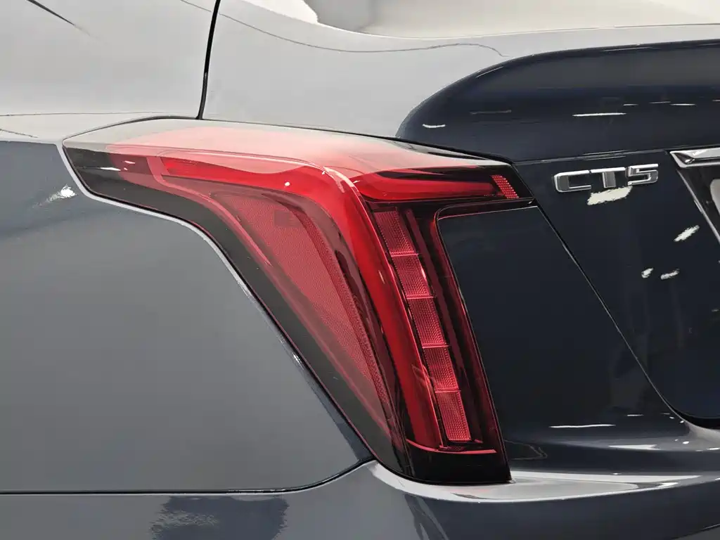 Cadillac CT5 2022 — фото 18