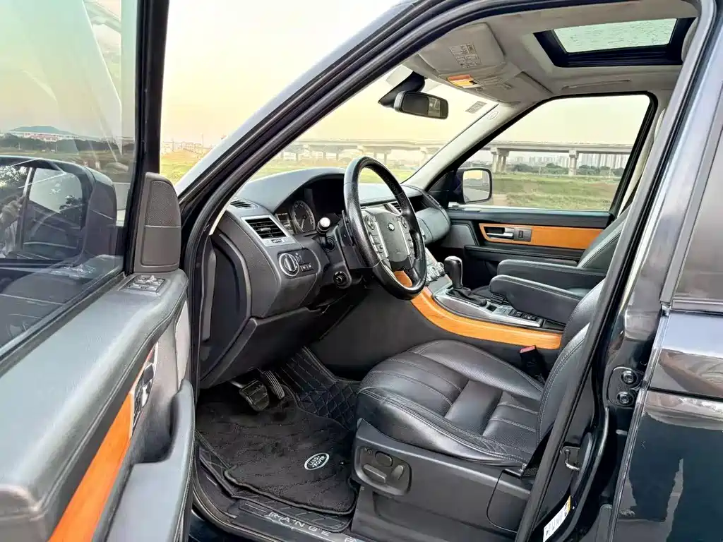 Land Rover Sport 2011 — фото 11
