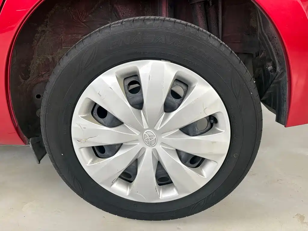 Toyota Yaris L 2017 — фото 10