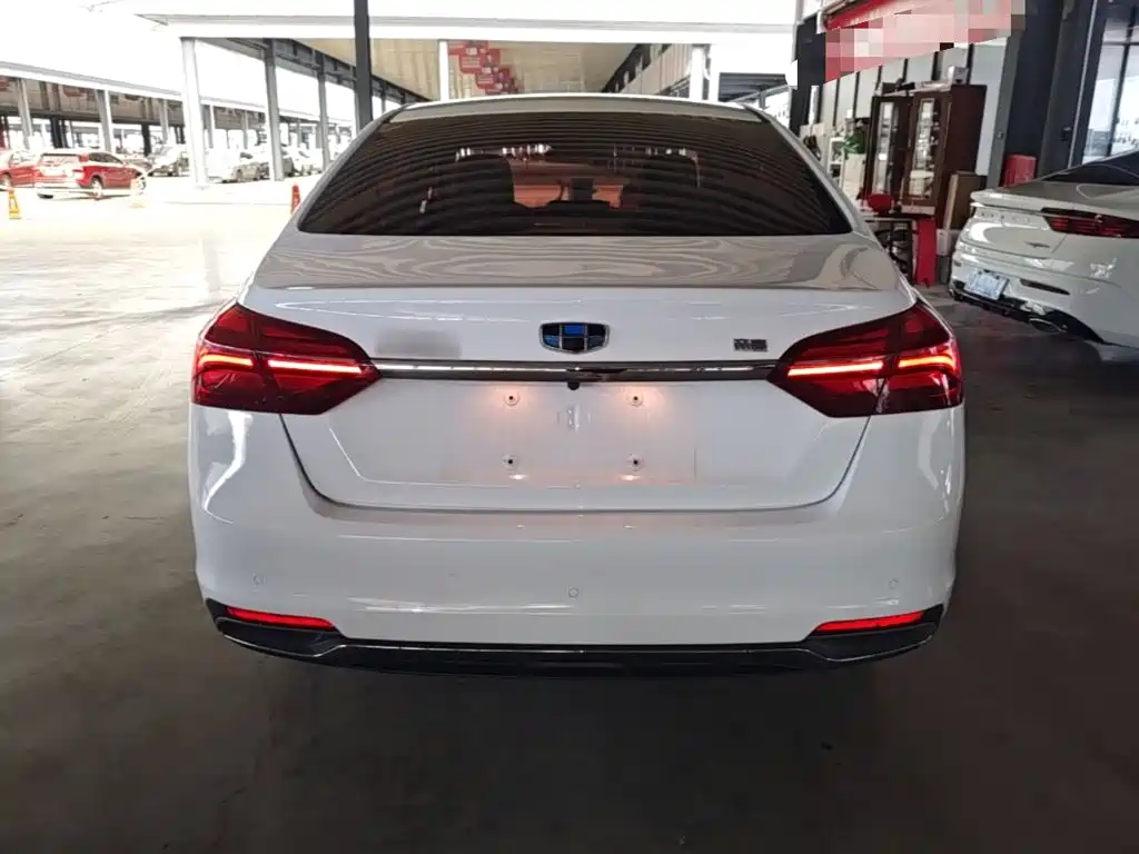 Geely Emgrand 2018