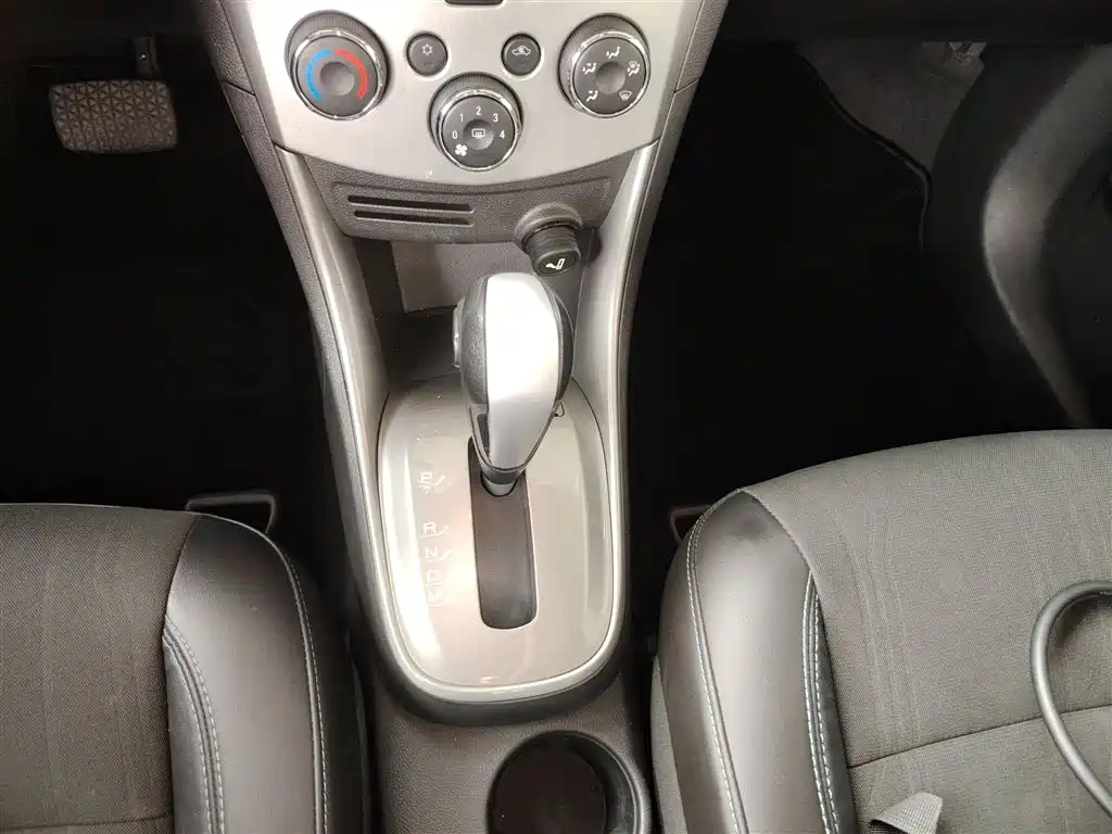 Chevrolet Trax 2015 — фото 6