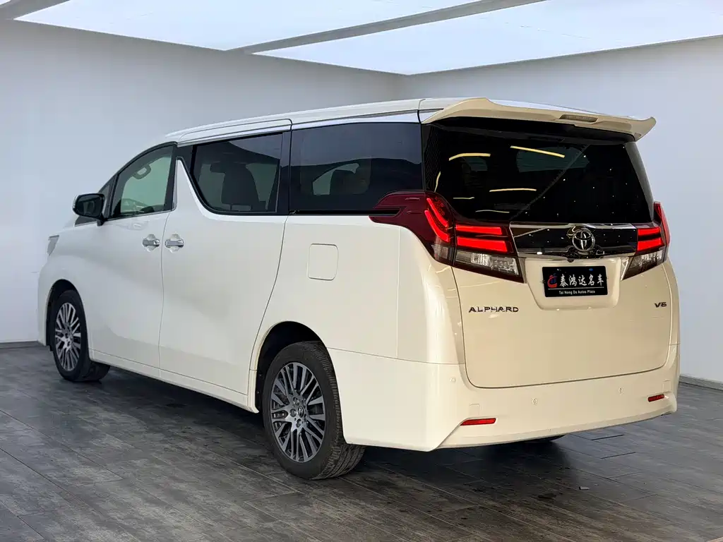 Toyota Alphard 2018 — фото 5
