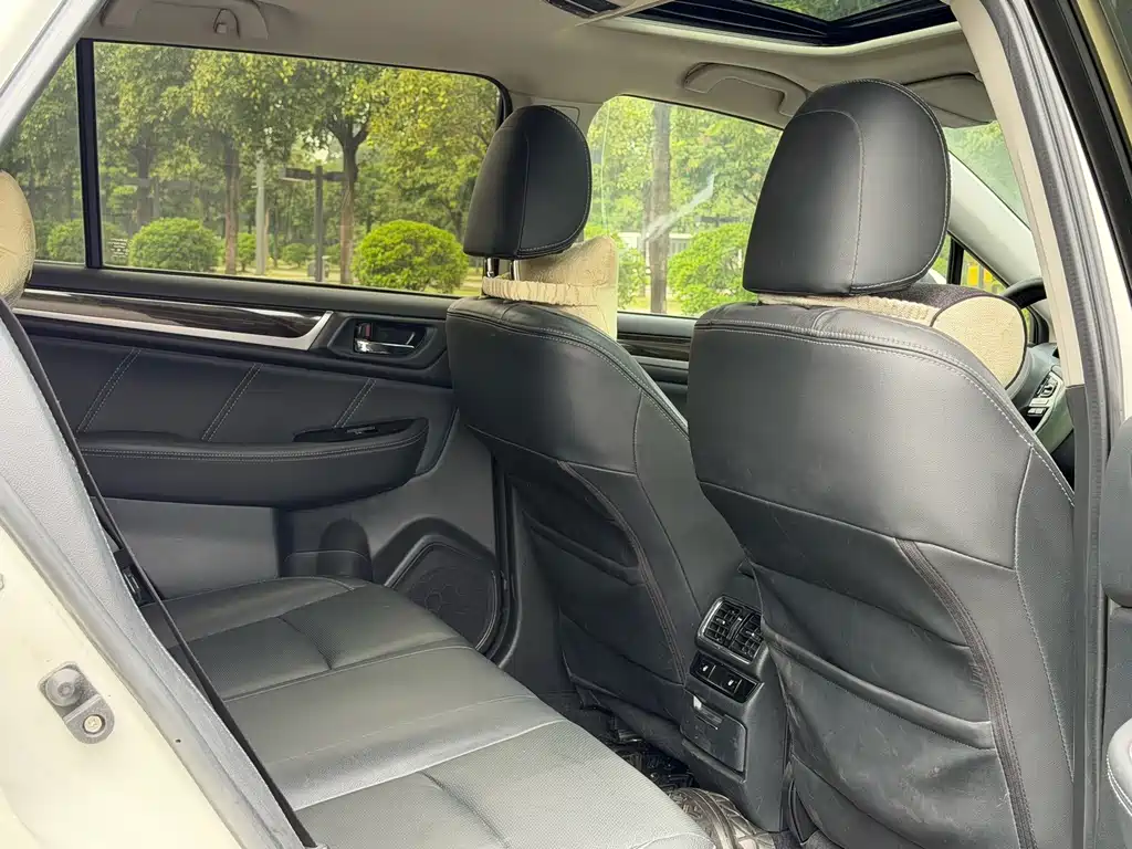 Subaru Outback 2016 — фото 12