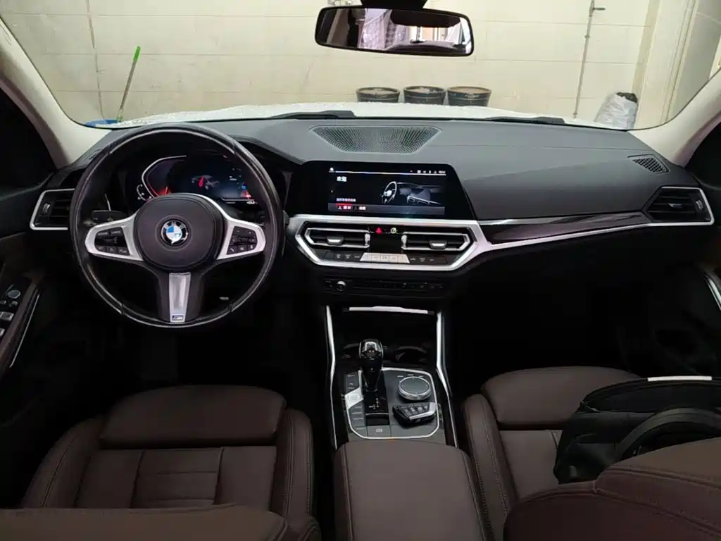 BMW 3 Series 2021 — фото 16