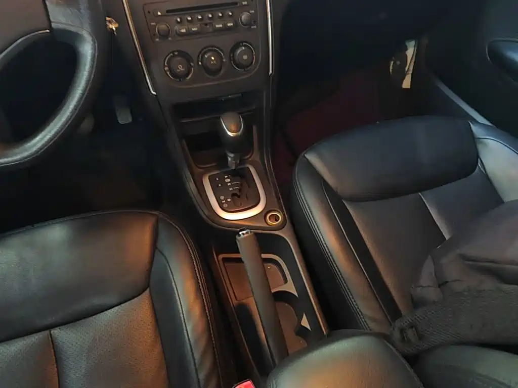 Peugeot 308 2015 — фото 14