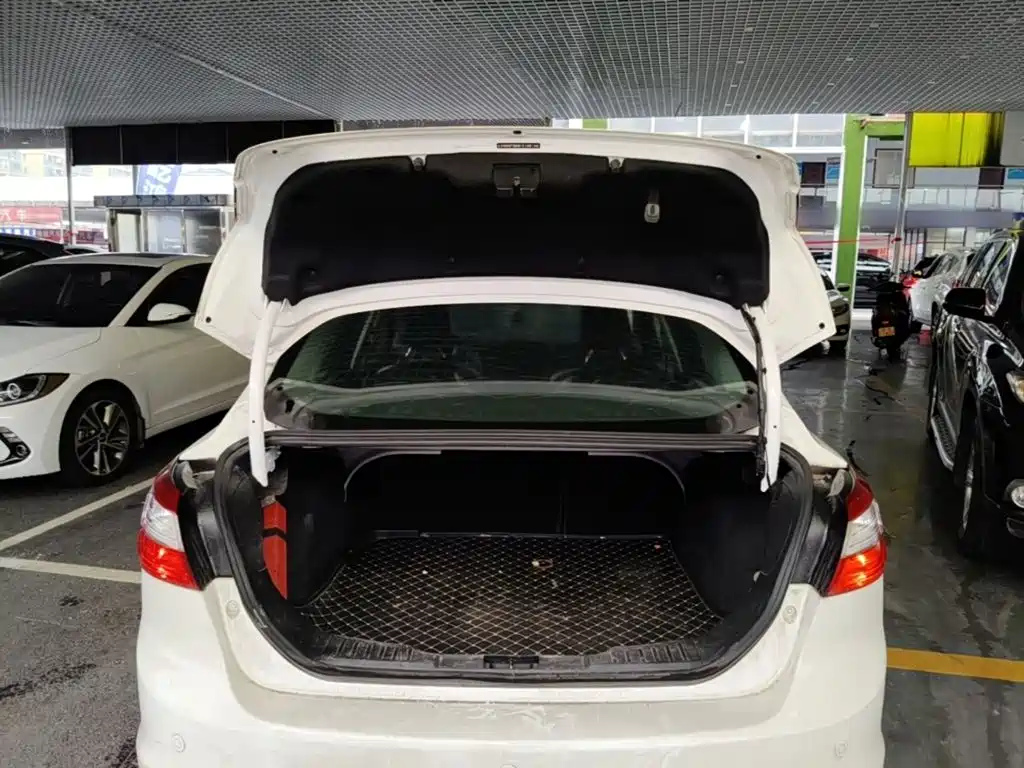 Ford Focus 2015 — фото 19