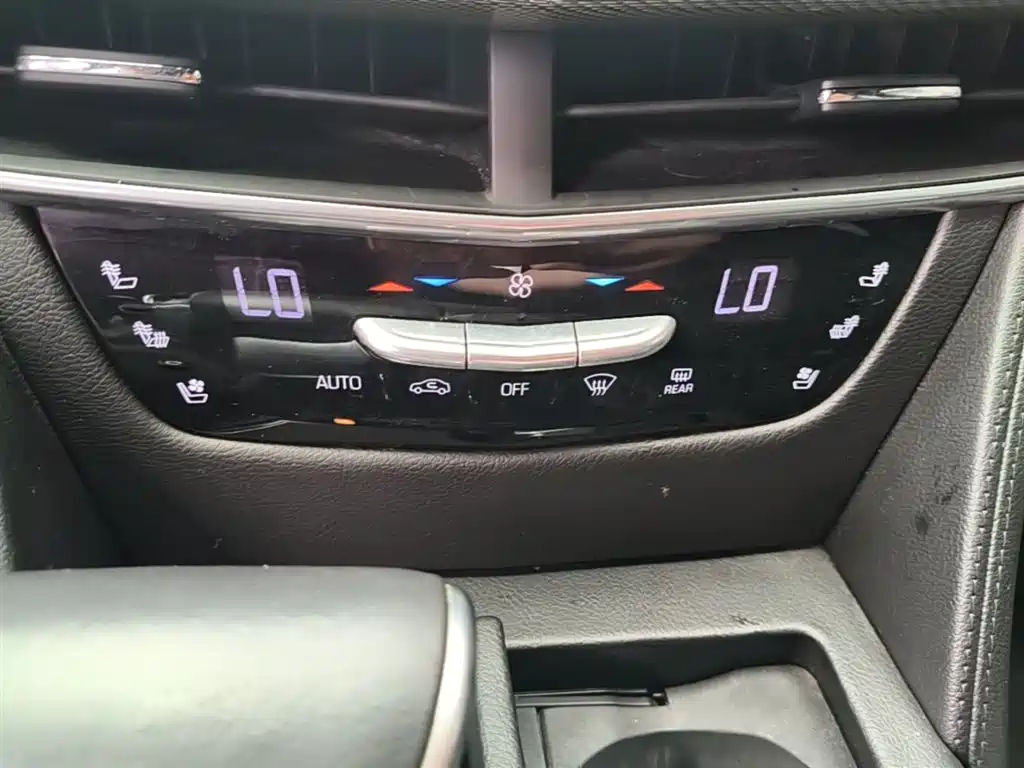 Cadillac CT6 2016 — фото 13