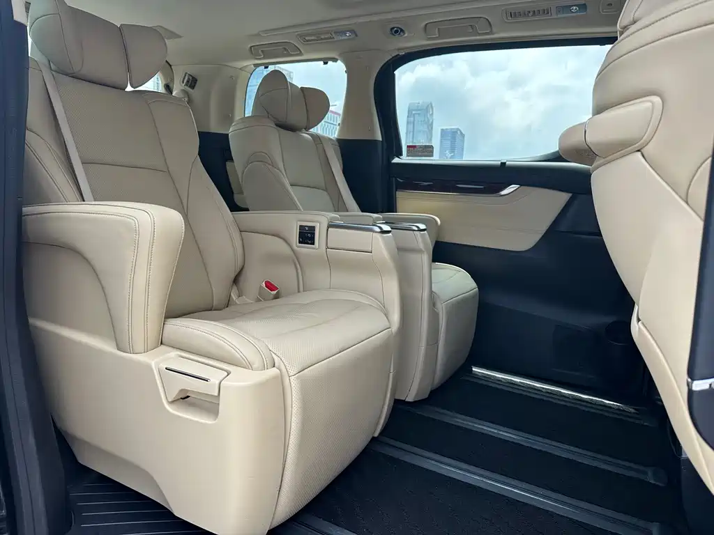 Toyota Alphard 2019 — фото 12