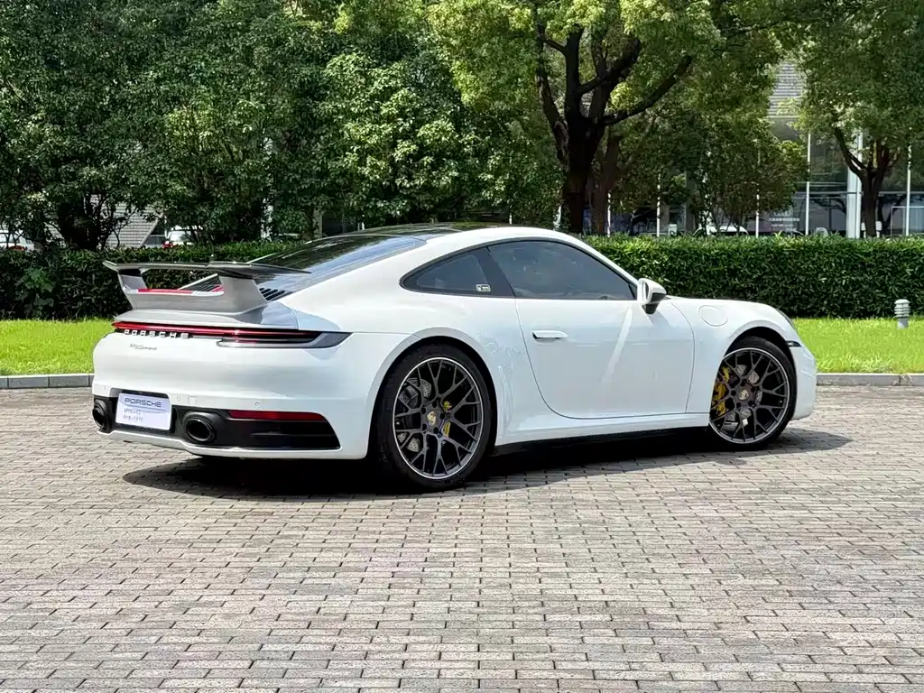 Porsche 911 2025 — фото 5
