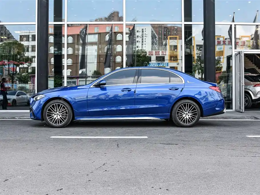 Mercedes-Benz C-Class 2021
