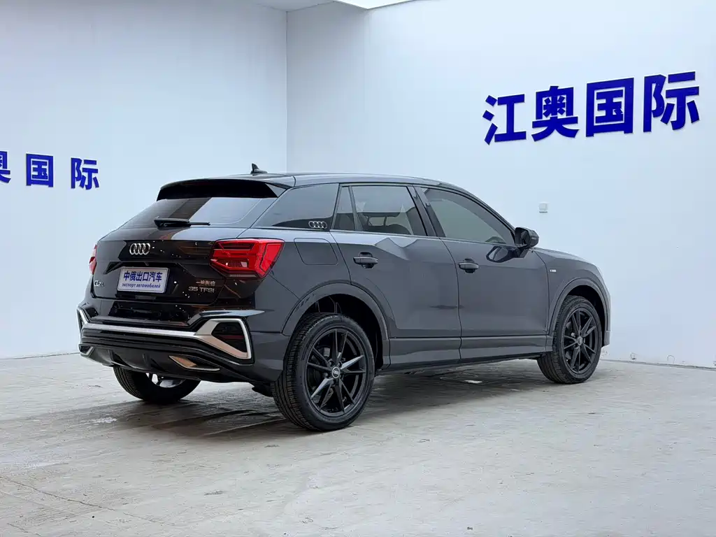 Audi Q2L 2023 — фото 20