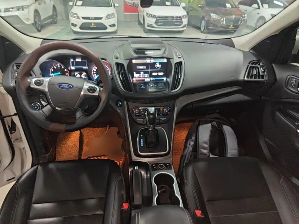 Ford Kuga 2015 — фото 10