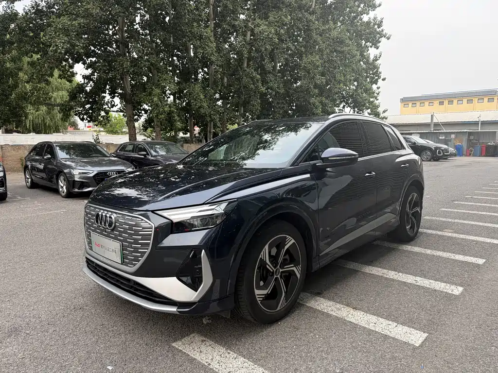 Audi Q4 e-tron 2024