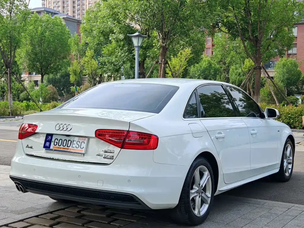 Audi A4L 2015