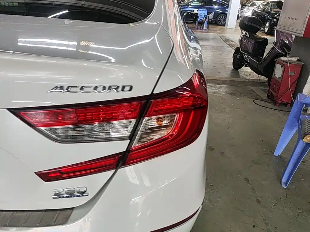 Honda Accord 2020 — фото 8