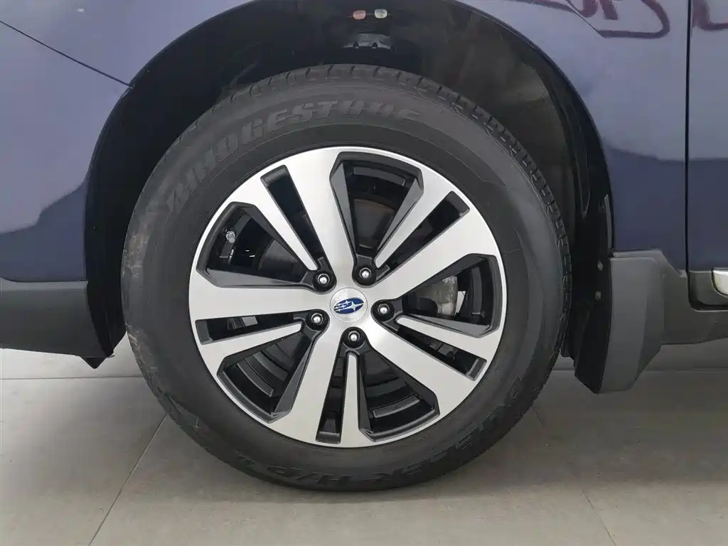 Subaru Outback 2018 — фото 17