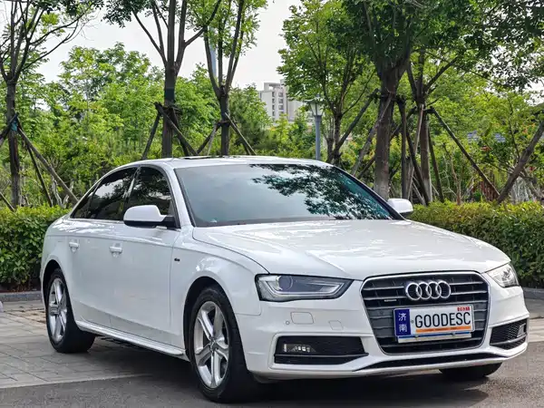 Audi A4L 2015