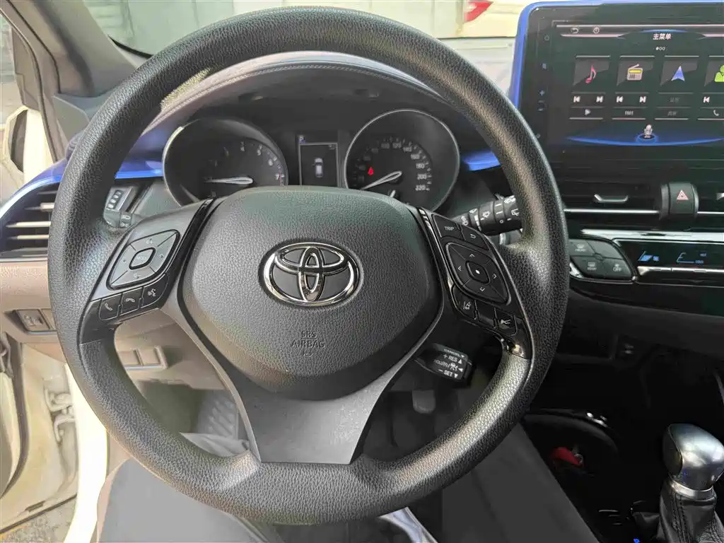 Toyota C-HR 2020 — фото 29