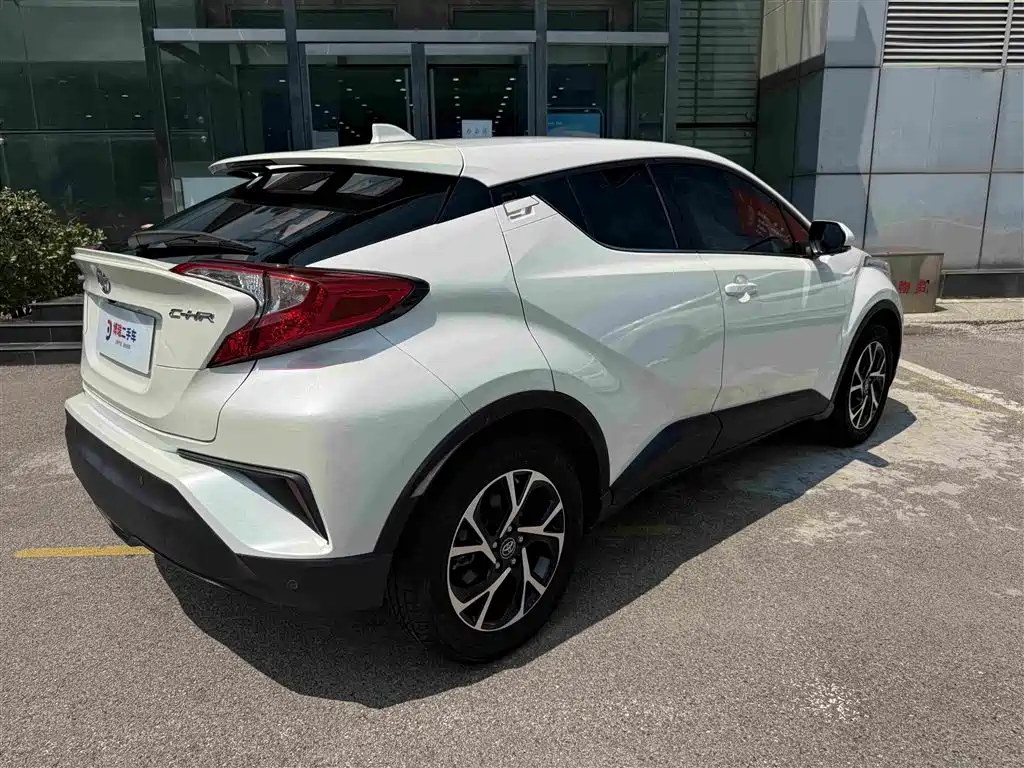 Toyota C-HR 2020 — фото 42